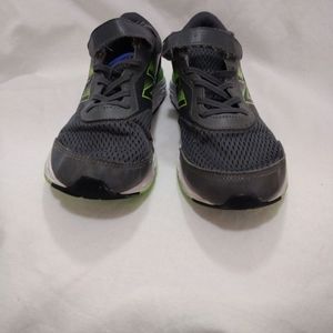 New Balance Kids Blue Gray Kid Play Shoe Running Athletic Shoes Size 4